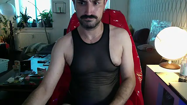 tomz0819 live cam on StripChat