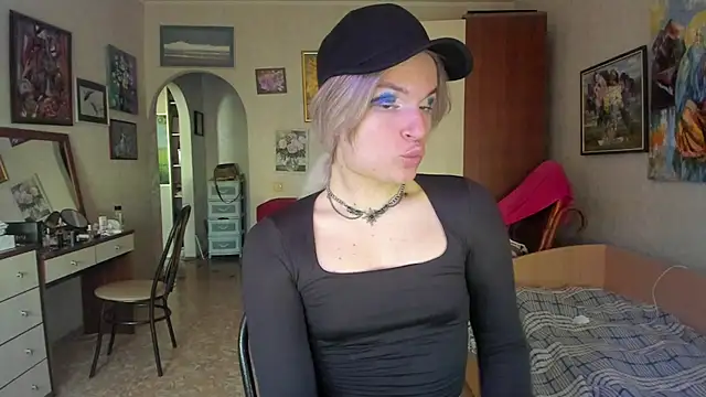 milliKira006 webcam