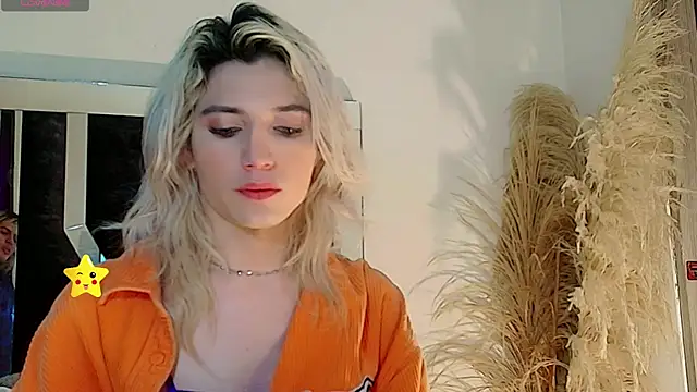 honey_skin webcam