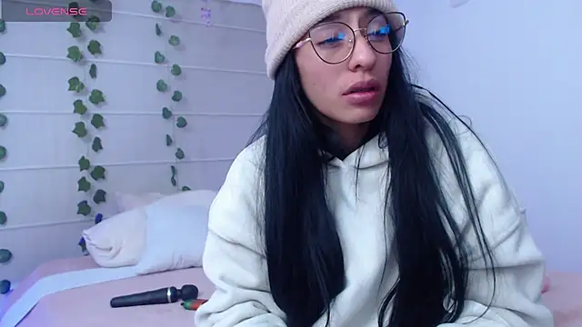 Lucyjoi webcam