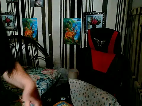 UnCut_Cock_Ts webcam