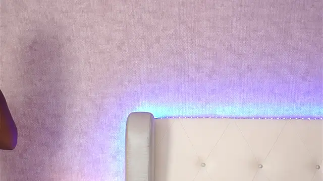 ThianaLopez webcam