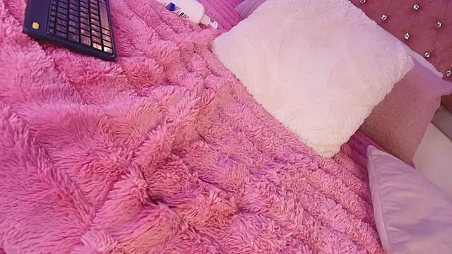 MylaDreams webcam