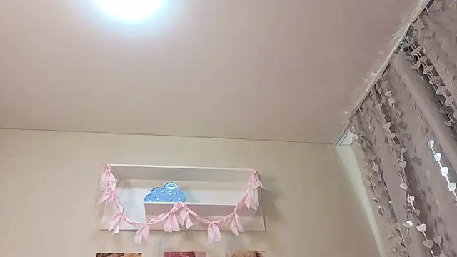 Milly_Lane webcam