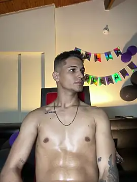 Aaronsexroom webcam
