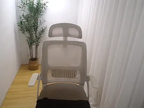 Naomi-Vixen webcam