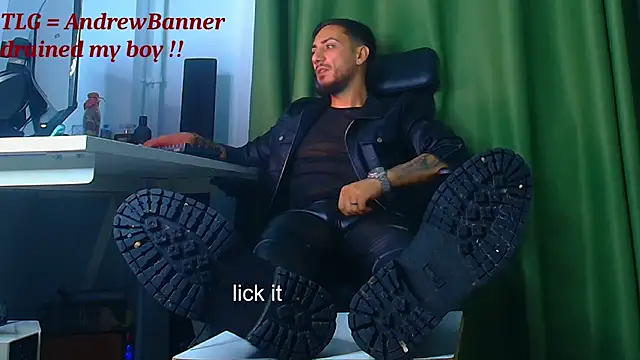 AndrewBanner live cam on StripChat