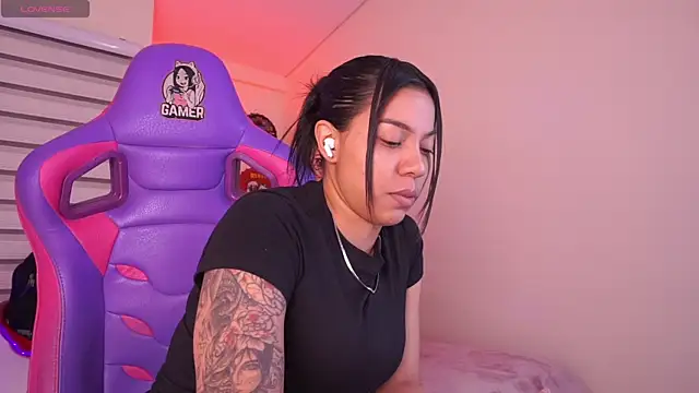 madelyn_rose_ live cam on StripChat