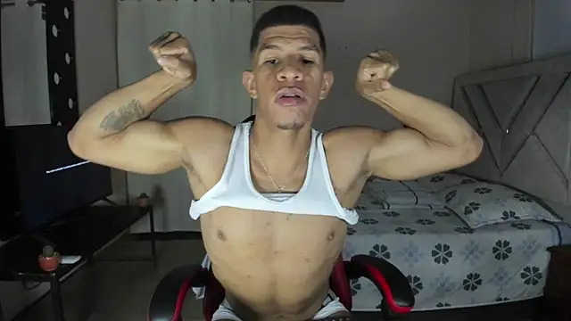 Toptony22 live cam on StripChat