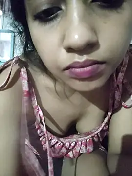 ALIZA_FENDY live cam on StripChat