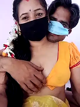 Komal_Bhabhi4u live cam on StripChat