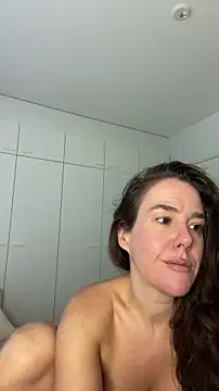 MilkyHoneyLullabies live cam on StripChat