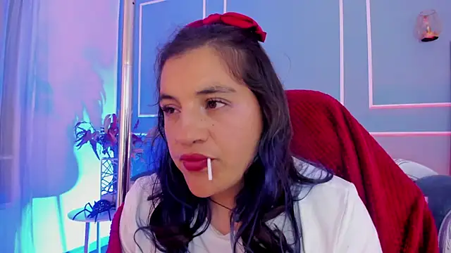 TaraTaylorr webcam