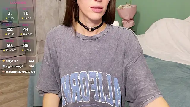 take_me_to_moon live cam on StripChat