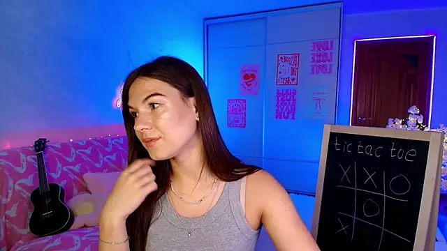 luna_lust_212 live cam on StripChat