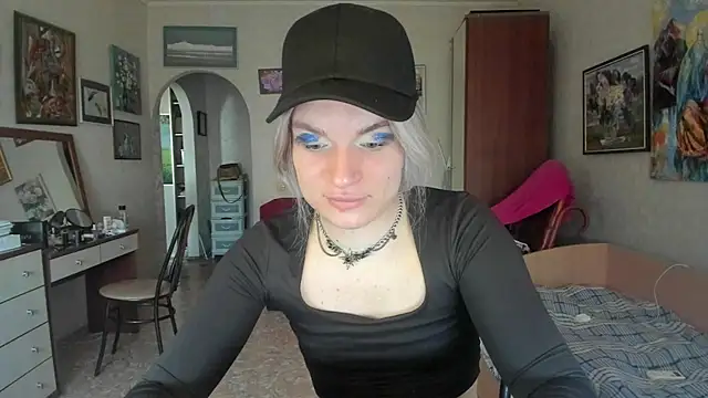 milliKira006 webcam
