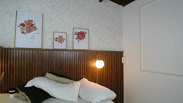 Ariana_Wayne webcam