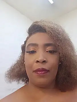 GiantBootyMilf webcam