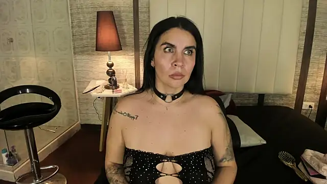 Hannah_Cross webcam