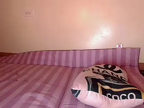 miss_satisfaction webcam