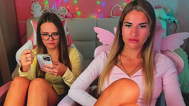 hotty_girls_here webcam