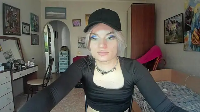 milliKira006 webcam