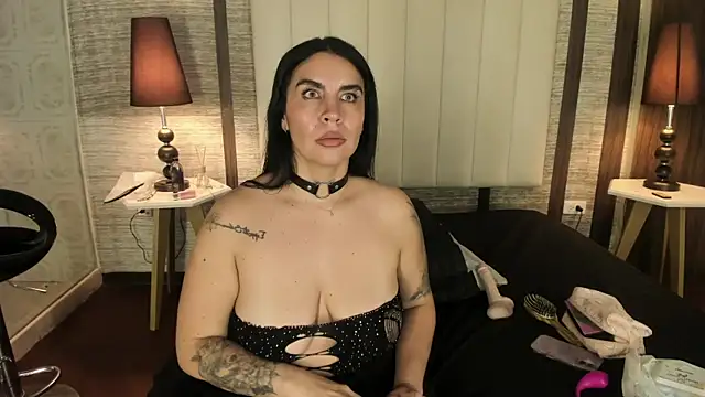 Hannah_Cross webcam