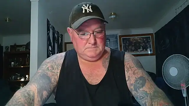 KINKYBLUEYES69 webcam