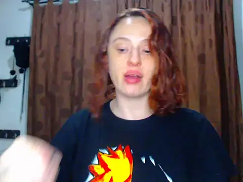 Redhead_incandy live cam on StripChat