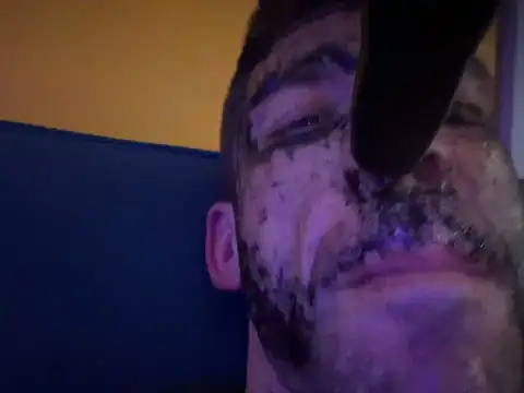 KurtHunter40 live cam on StripChat