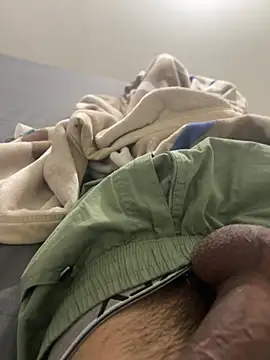 DeepGuy20 live cam on StripChat