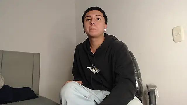 Owenn__blueee live cam on StripChat