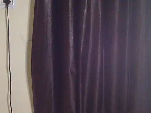 Sweet-poison_ live cam on StripChat