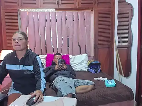LucyANDmarcos webcam
