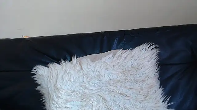 Bustypillows webcam