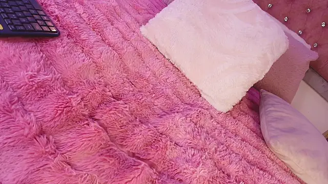 MylaDreams webcam