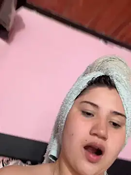 TaliaSkyx21 webcam