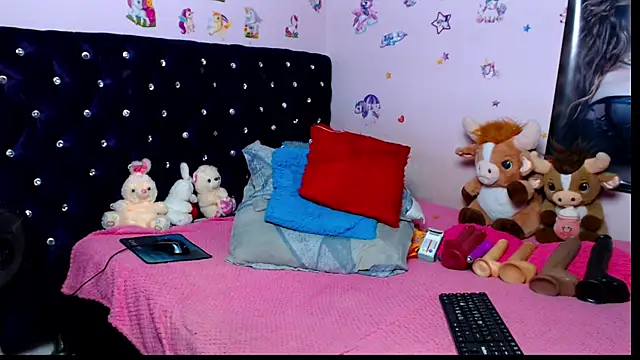 ShantalsSecret webcam