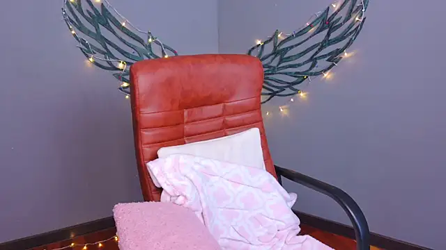 MilaLoona webcam