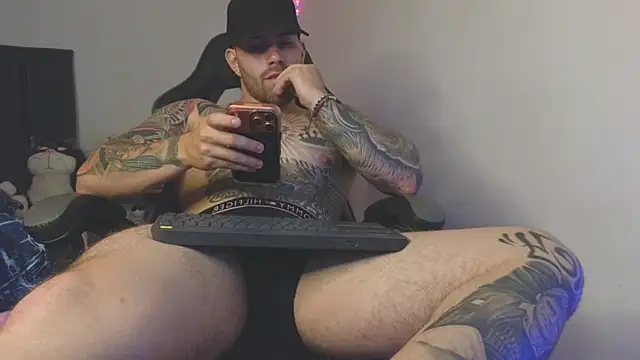 Ades_Lowe webcam