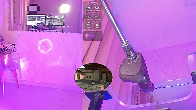 NinaCapelli webcam