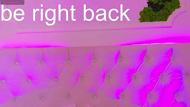 ElisaCharm webcam