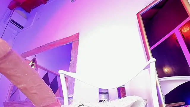BritannyClaire webcam