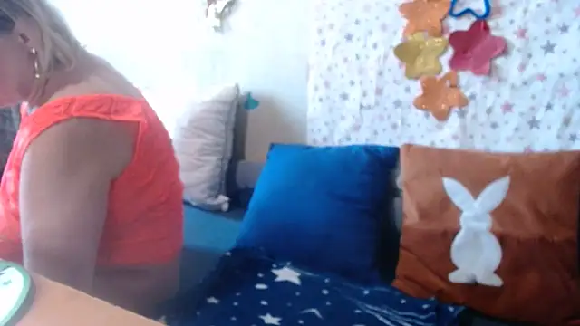 QueenLana webcam