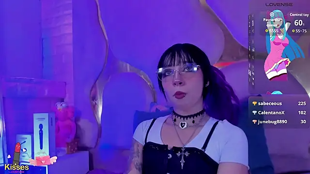 NaniiSisy live cam on StripChat