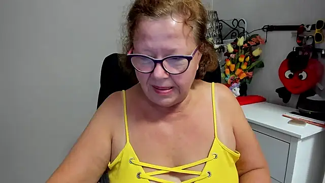 Adelewildx live cam on StripChat