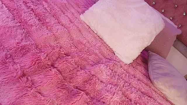 MylaDreams webcam