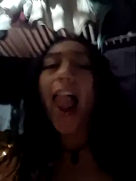 Evelyn_outdoors webcam