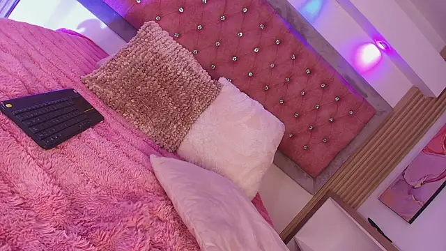 MylaDreams webcam