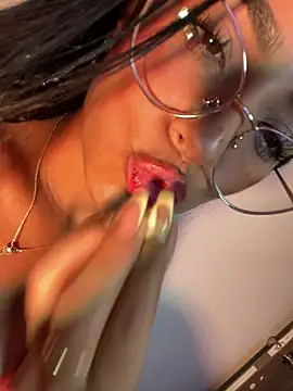 Linda_Saenz_ webcam
